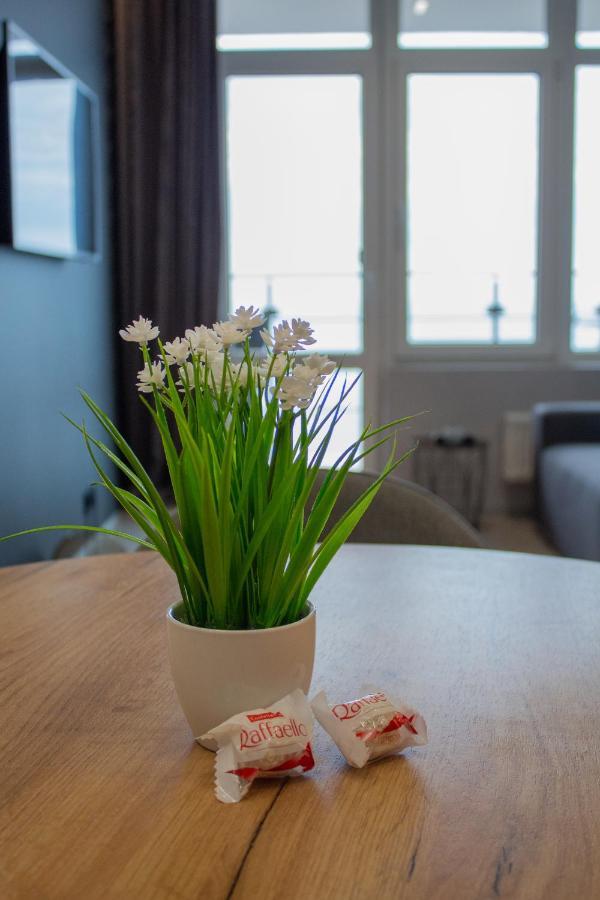 Level 24 - Sea & Sky View Apartment Odesa Exterior foto